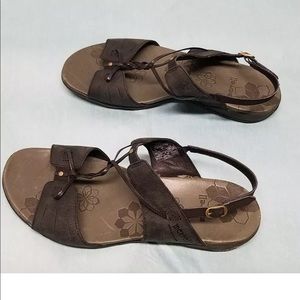 Merrill Micca black leather ankle strap sandals 9